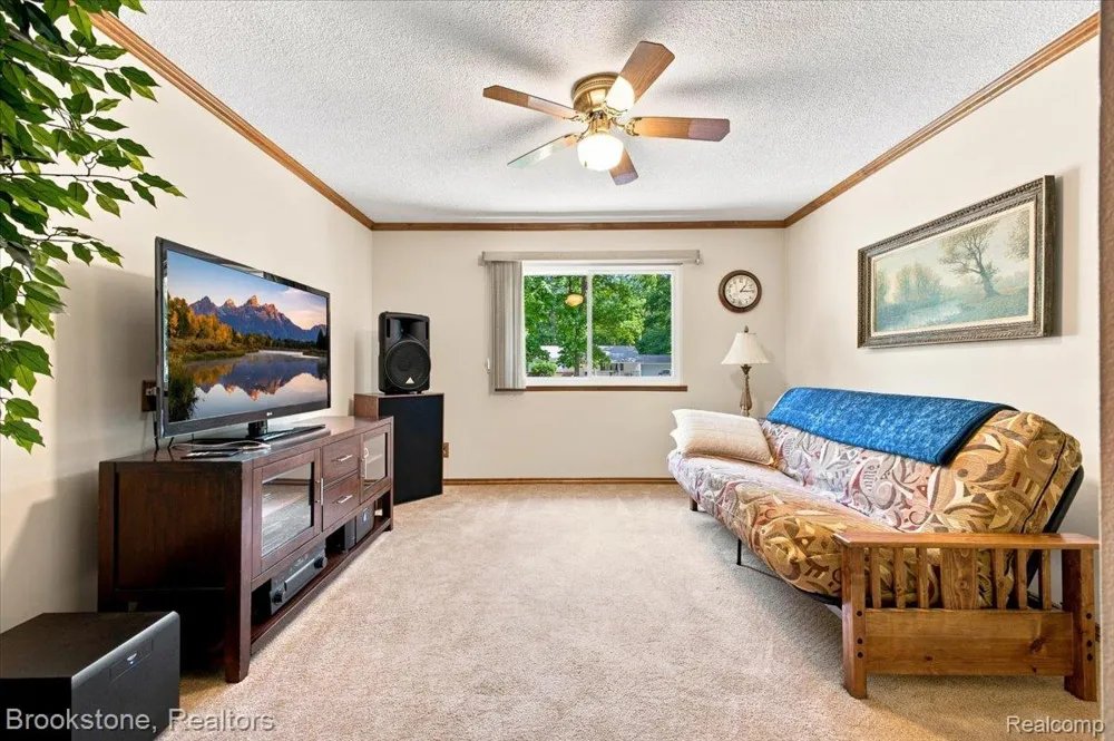 2494 Frankson Avenue Rochester Hills City, MI 48307