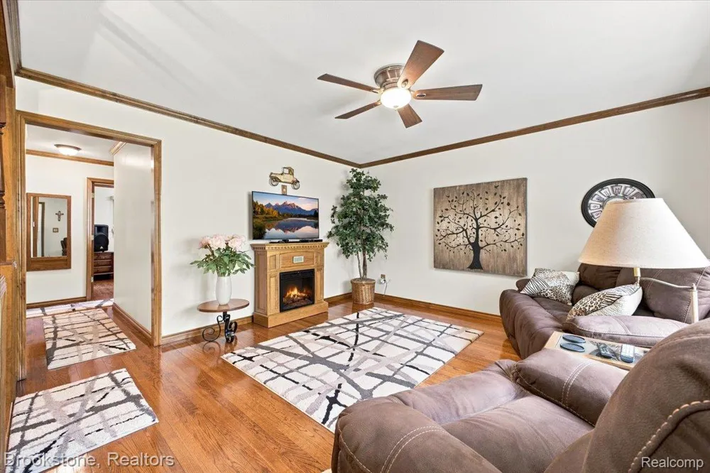 2494 Frankson Avenue Rochester Hills City, MI 48307