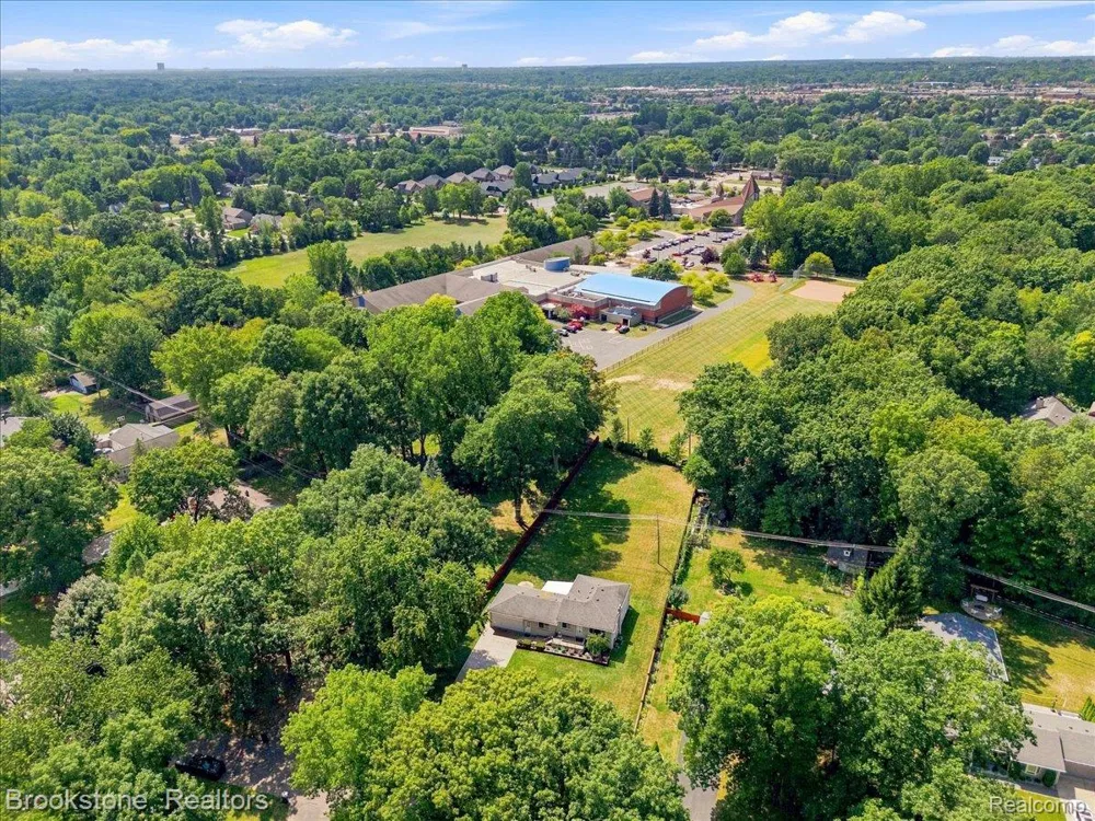 2494 Frankson Avenue Rochester Hills City, MI 48307