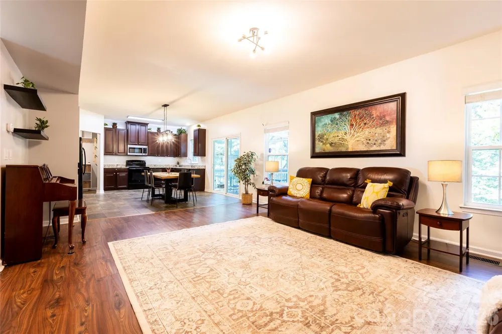 7532 W Berkeley Road Denver, NC 28037