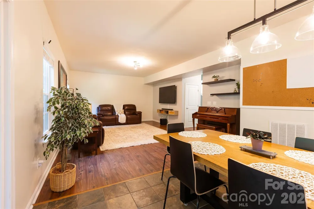 7532 W Berkeley Road Denver, NC 28037