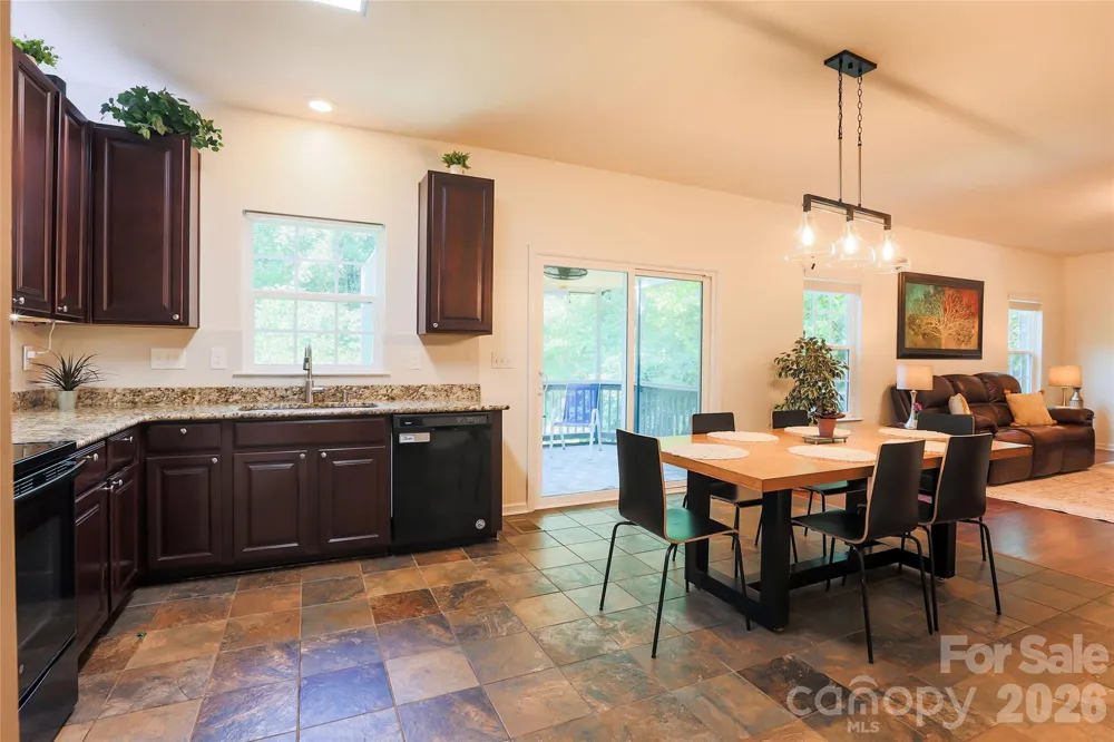7532 W Berkeley Road Denver, NC 28037