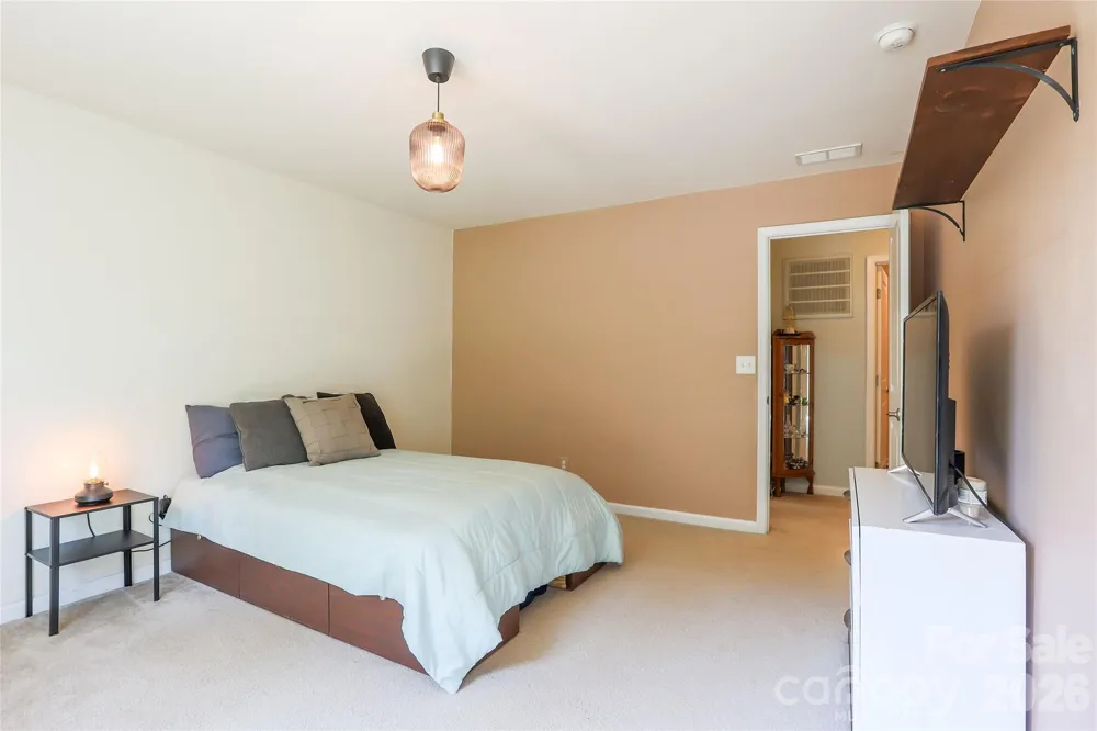 7532 W Berkeley Road Denver, NC 28037