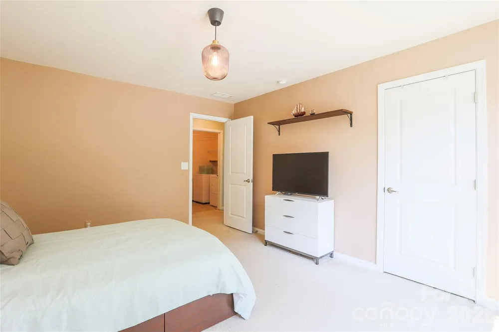 7532 W Berkeley Road Denver, NC 28037