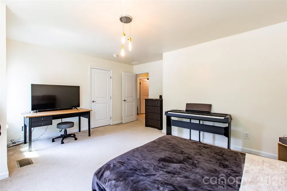 7532 W Berkeley Road Denver, NC 28037