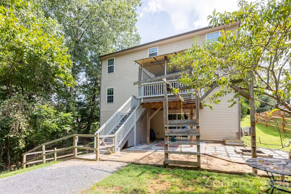 7532 W Berkeley Road Denver, NC 28037