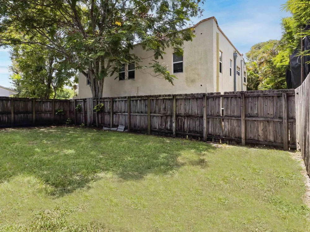 1680 NE 34TH LANE #b Oakland Park, FL 33334