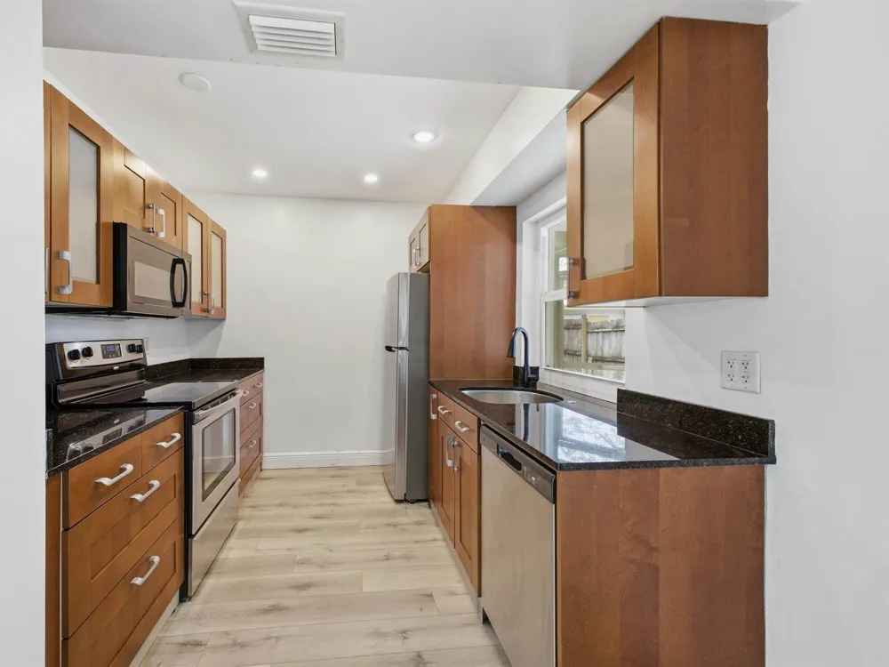 1680 NE 34TH LANE #b Oakland Park, FL 33334
