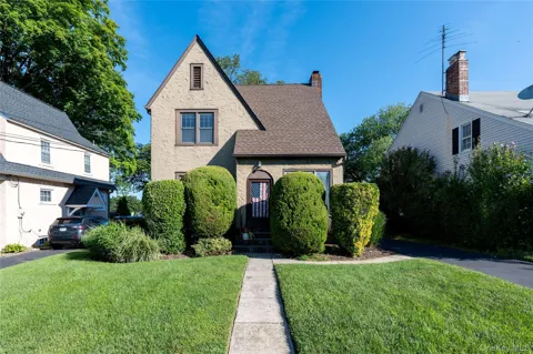 136 Grant Avenue