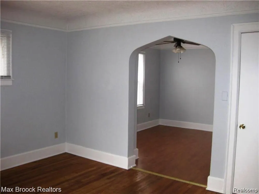1247 FRANKLIN ROAD Berkley City, MI 48072