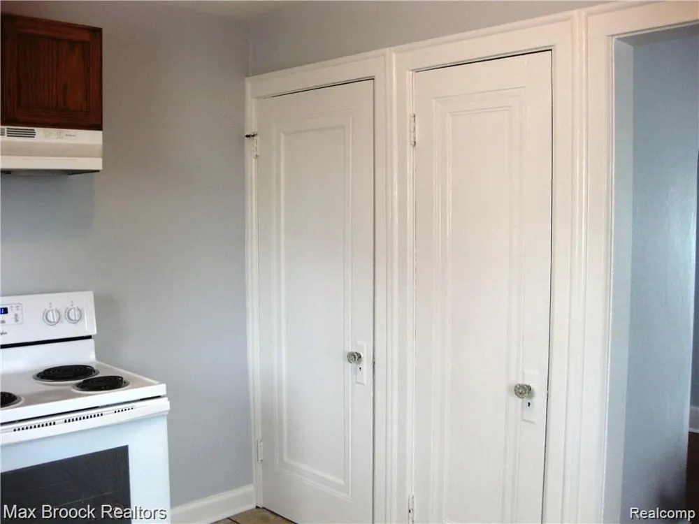 1247 FRANKLIN ROAD Berkley City, MI 48072
