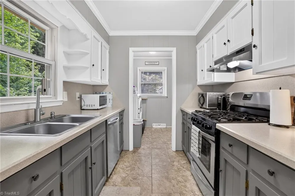 1949 Brook Drive Asheboro, NC 27205