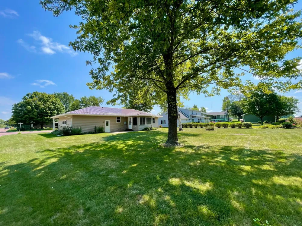 404 S Paffrath Avenue Springfield, MN 56087