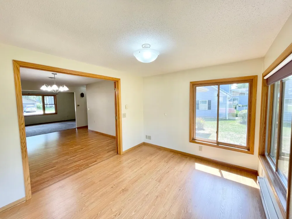 404 S Paffrath Avenue Springfield, MN 56087