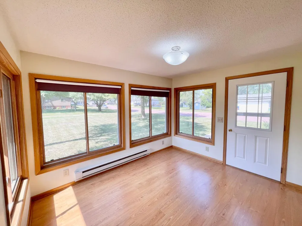 404 S Paffrath Avenue Springfield, MN 56087