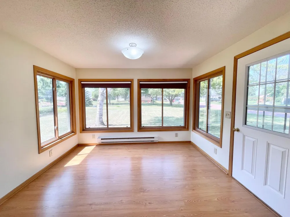404 S Paffrath Avenue Springfield, MN 56087