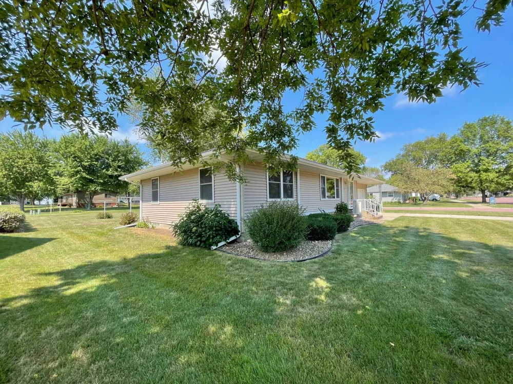 404 S Paffrath Avenue Springfield, MN 56087