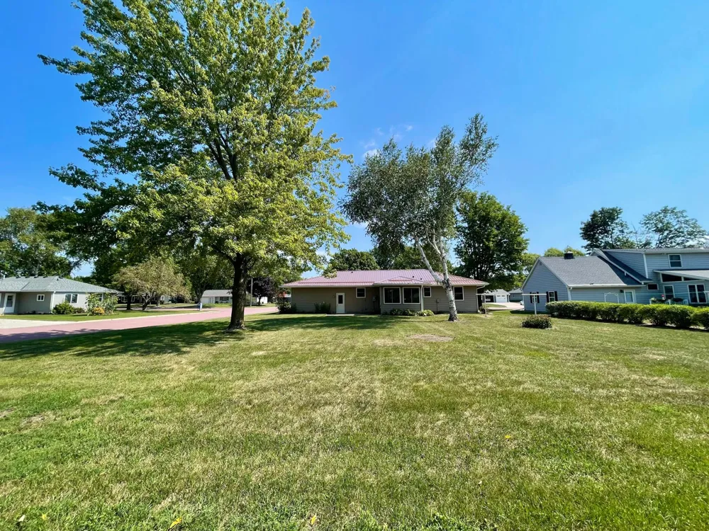 404 S Paffrath Avenue Springfield, MN 56087