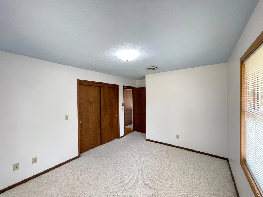 404 S Paffrath Avenue Springfield, MN 56087