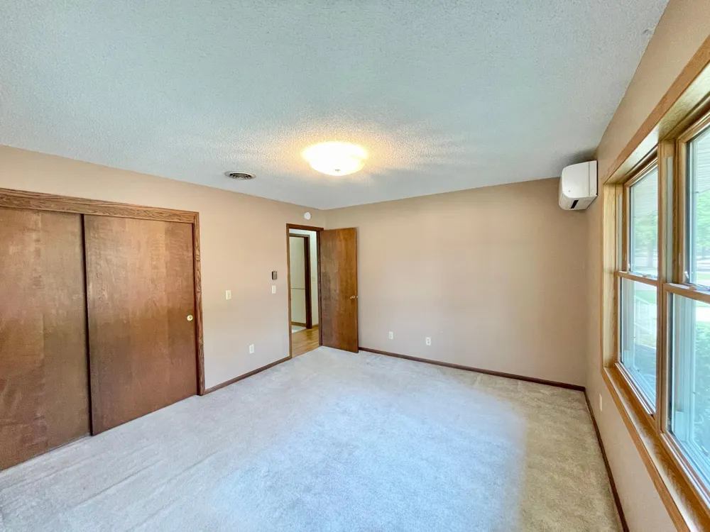 404 S Paffrath Avenue Springfield, MN 56087