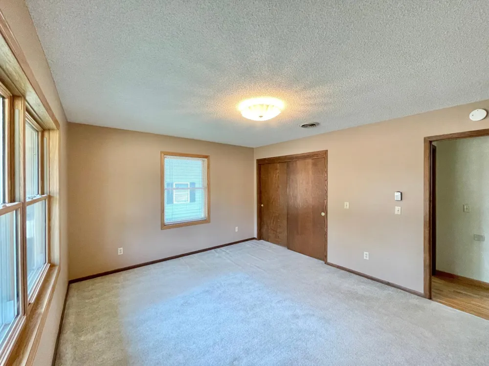 404 S Paffrath Avenue Springfield, MN 56087