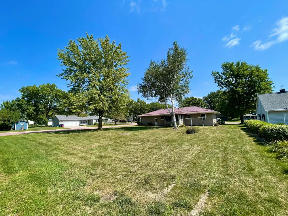 404 S Paffrath Avenue Springfield, MN 56087
