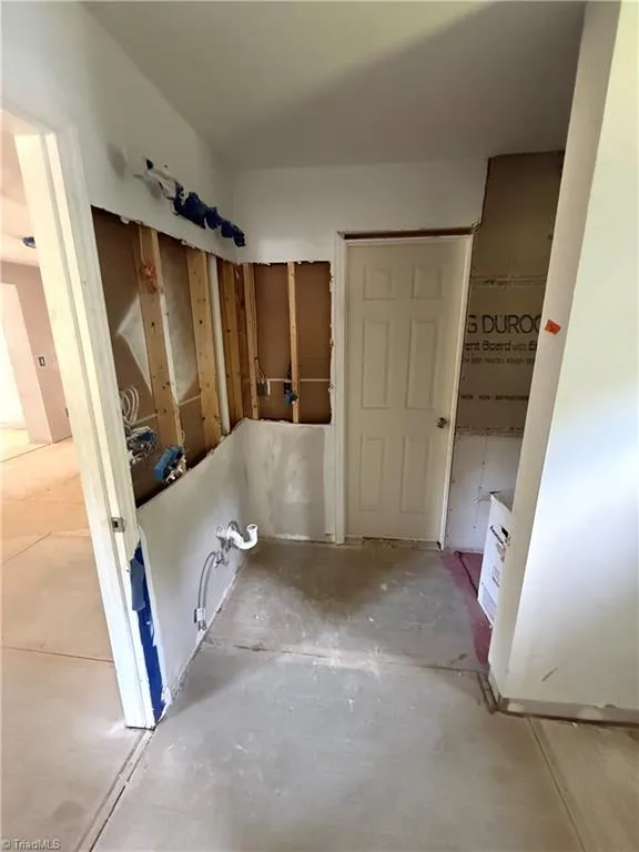 6910 Dennis Road Walnut Cove, NC 27052