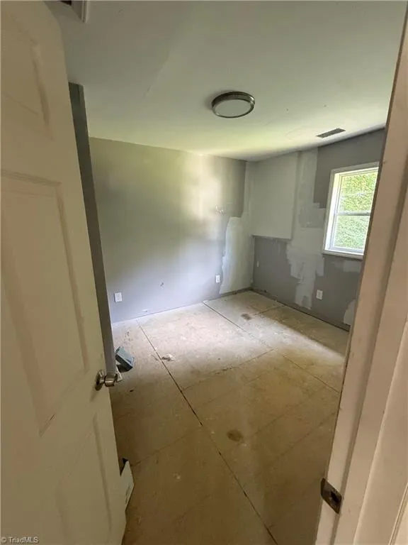 6910 Dennis Road Walnut Cove, NC 27052