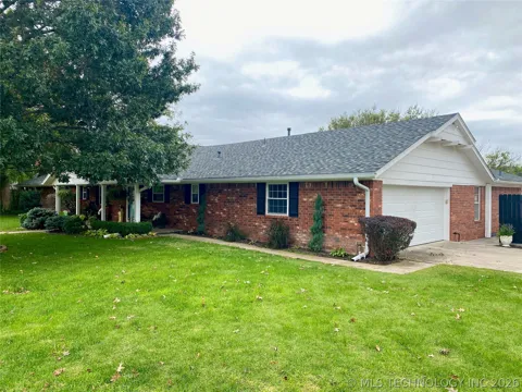 1023 Oak