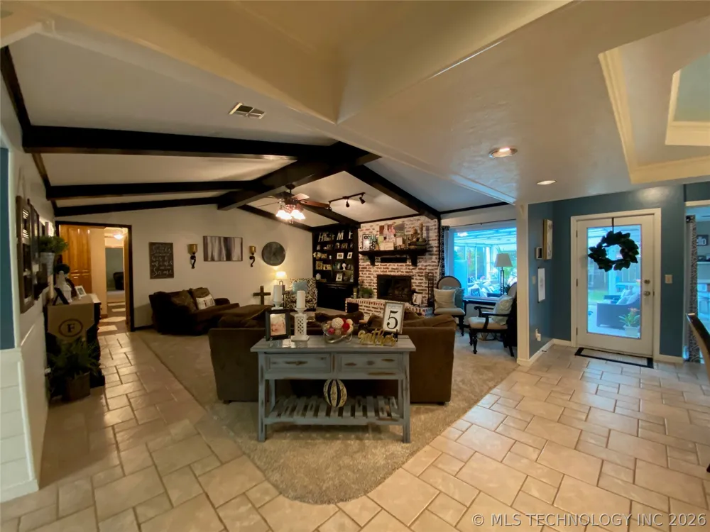 1023 Oak Sulphur, OK 73086