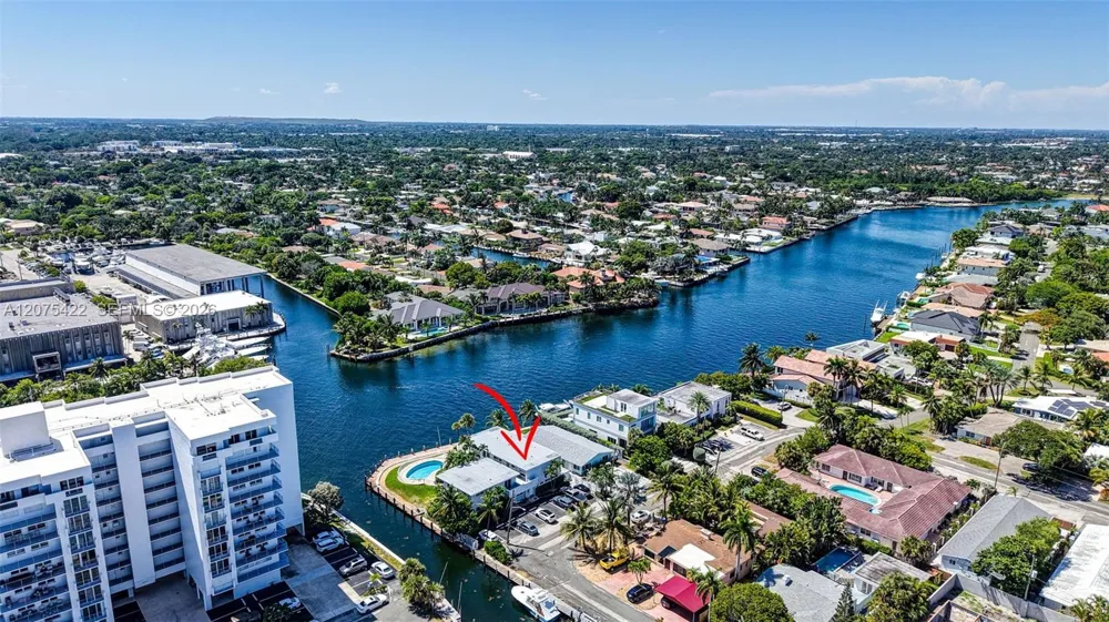 1705 Riverside Dr #2 Pompano Beach, FL 33062