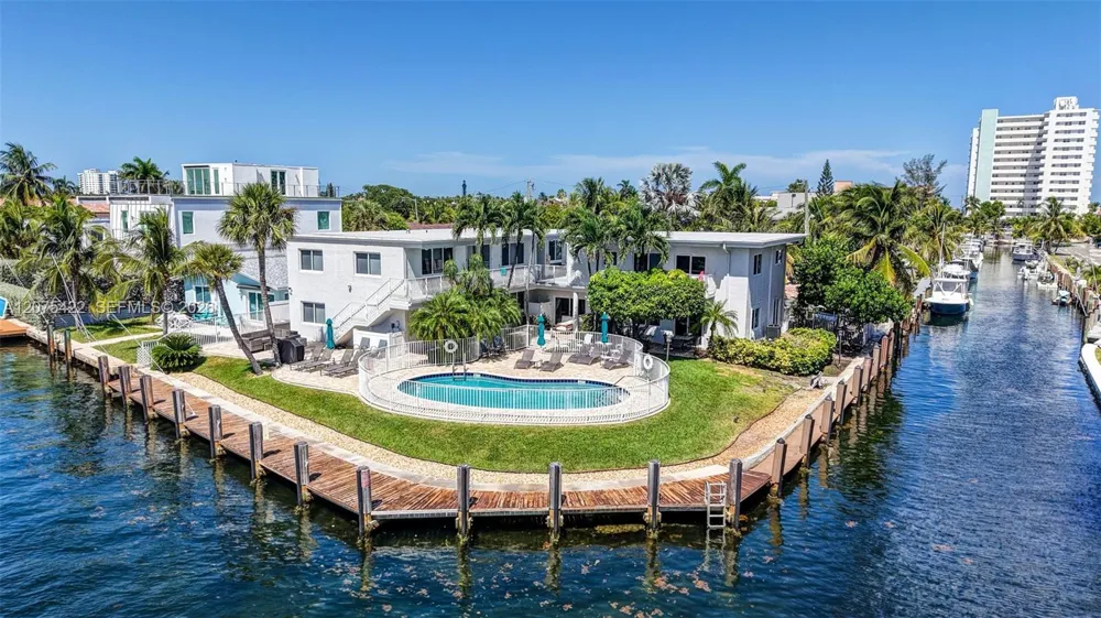 1705 Riverside Dr #2 Pompano Beach, FL 33062