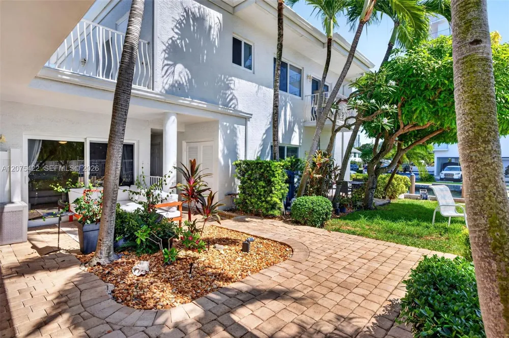 1705 Riverside Dr #2 Pompano Beach, FL 33062