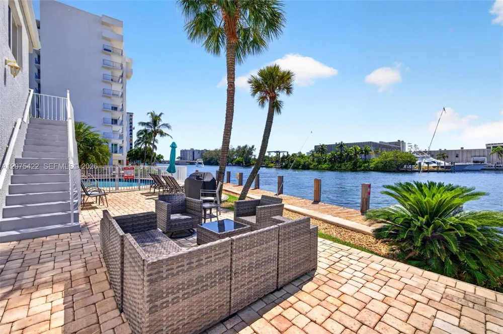 1705 Riverside Dr #2 Pompano Beach, FL 33062
