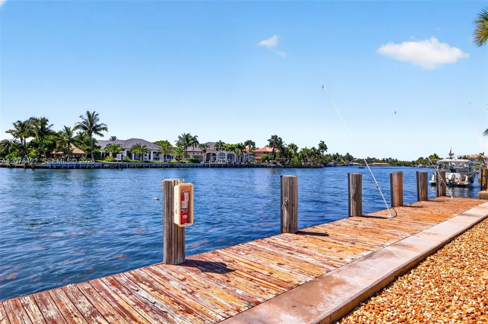 1705 Riverside Dr #2 Pompano Beach, FL 33062