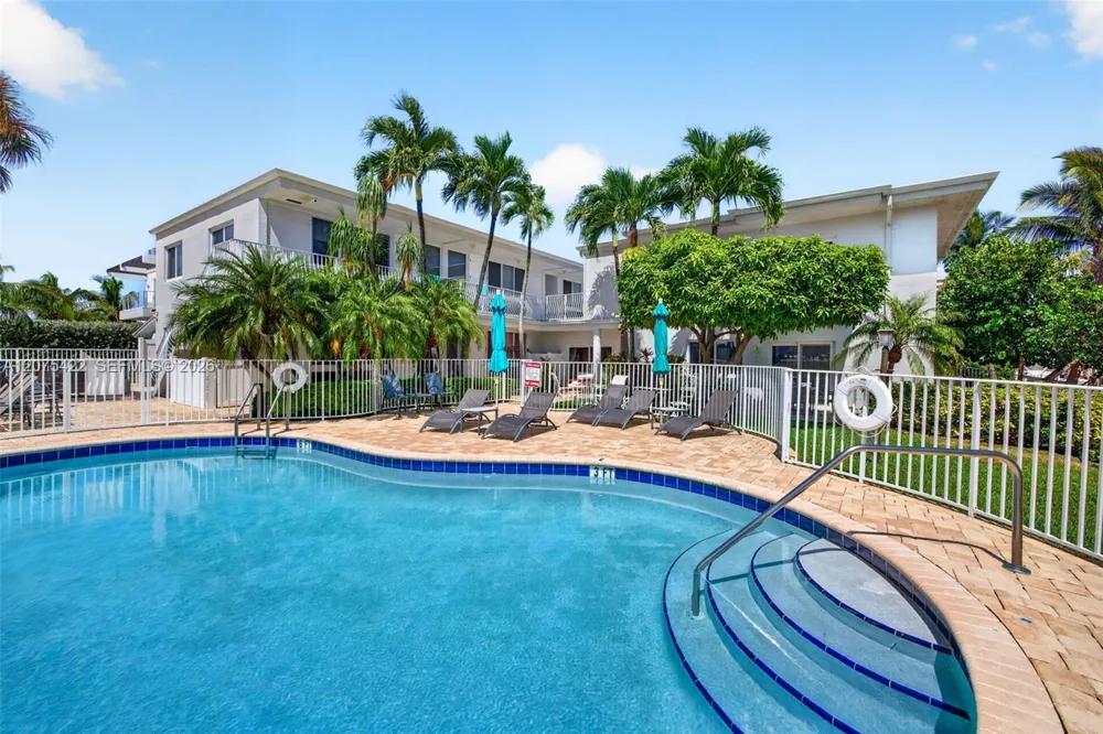 1705 Riverside Dr #2 Pompano Beach, FL 33062