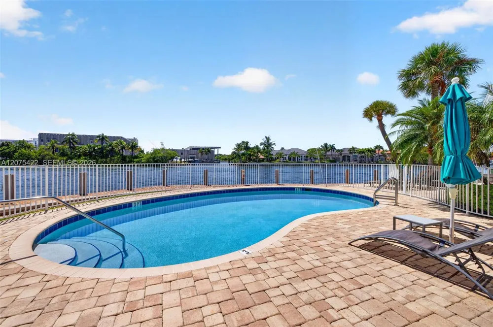 1705 Riverside Dr #2 Pompano Beach, FL 33062