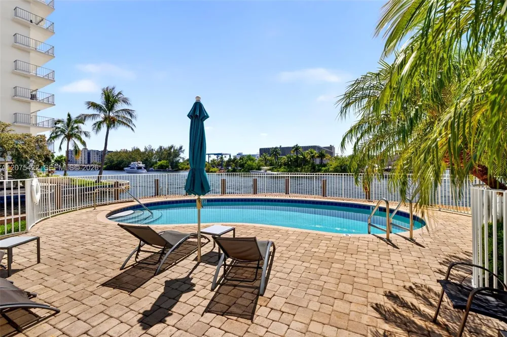 1705 Riverside Dr #2 Pompano Beach, FL 33062