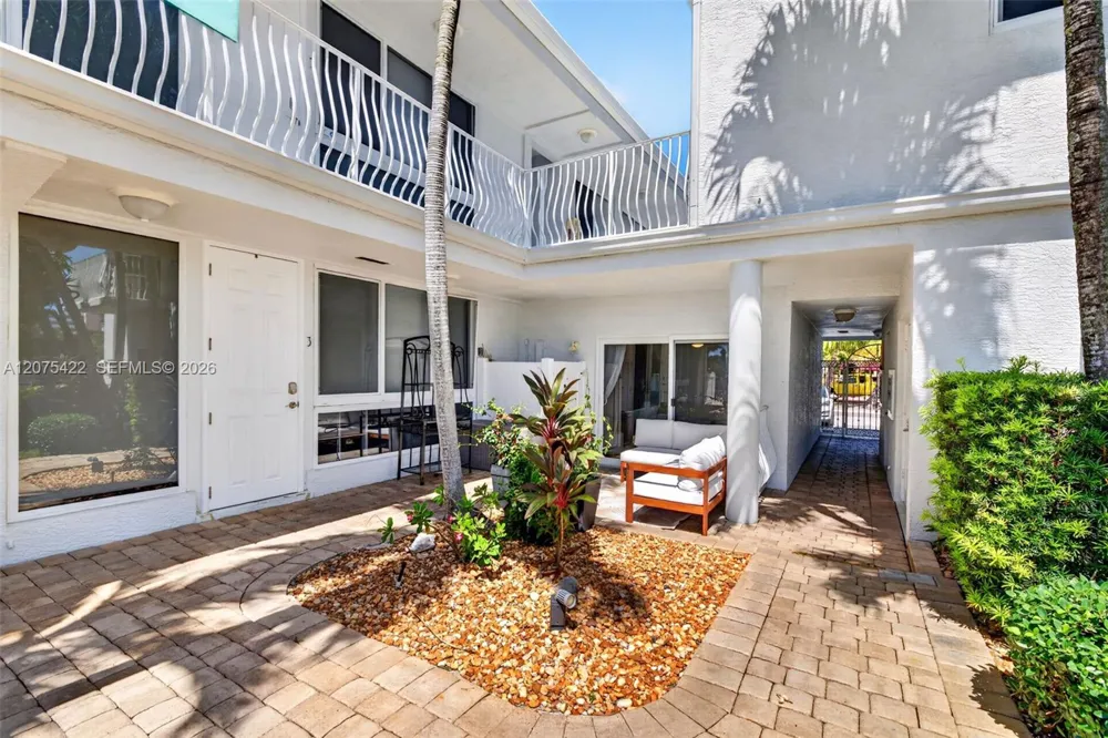 1705 Riverside Dr #2 Pompano Beach, FL 33062