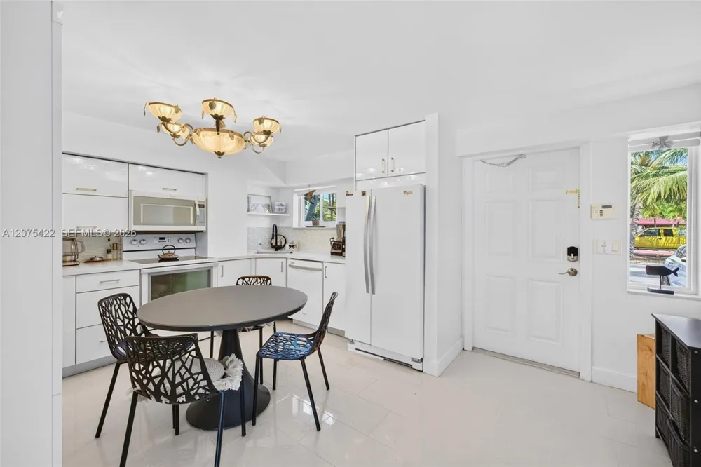 1705 Riverside Dr #2 Pompano Beach, FL 33062