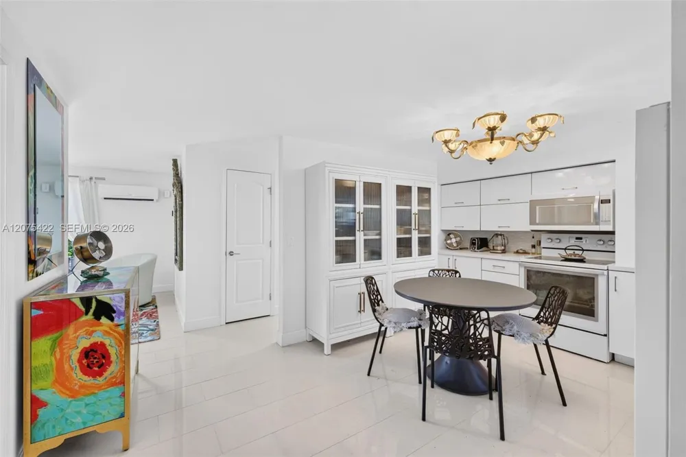 1705 Riverside Dr #2 Pompano Beach, FL 33062
