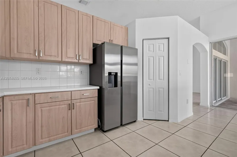 2342 NW 184th Ter Pembroke Pines, FL 33029