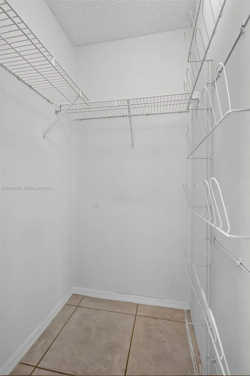 2342 NW 184th Ter Pembroke Pines, FL 33029