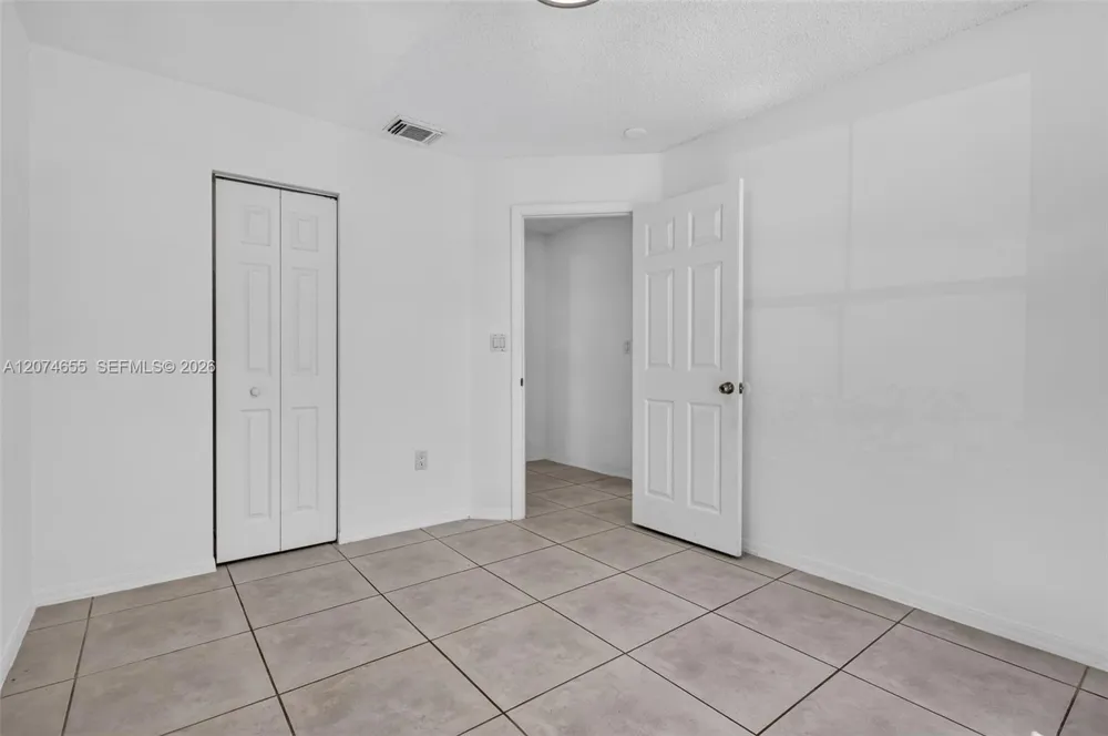 2342 NW 184th Ter Pembroke Pines, FL 33029