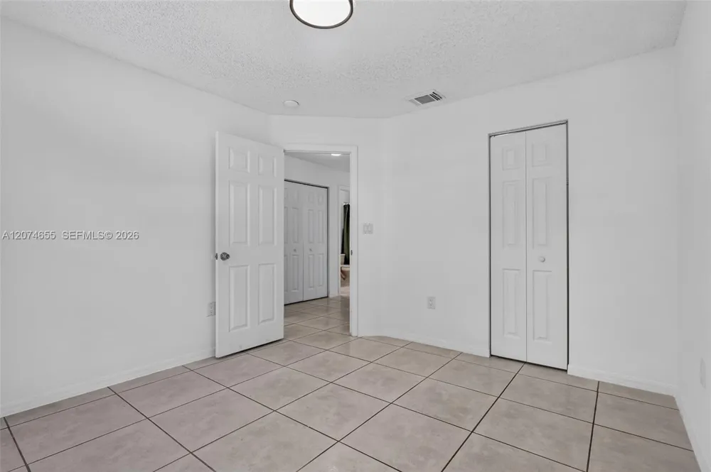 2342 NW 184th Ter Pembroke Pines, FL 33029