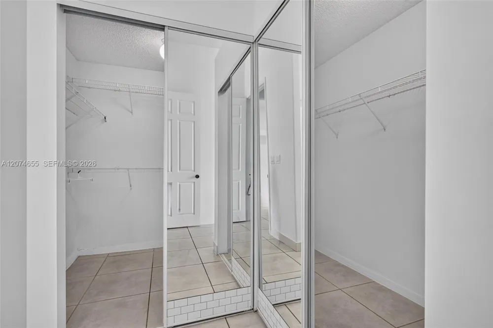 2342 NW 184th Ter Pembroke Pines, FL 33029