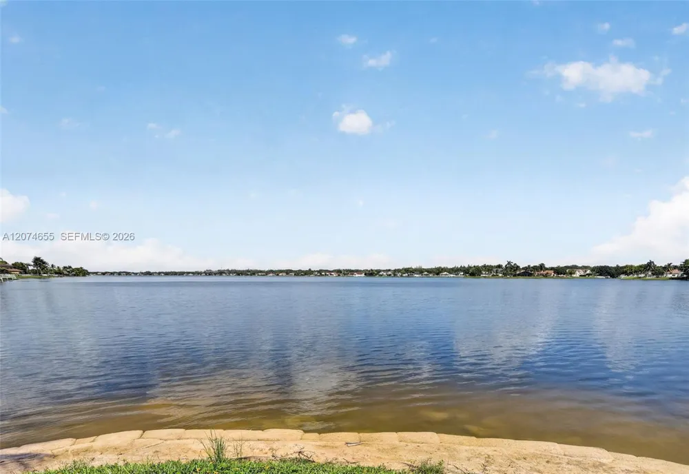 2342 NW 184th Ter Pembroke Pines, FL 33029