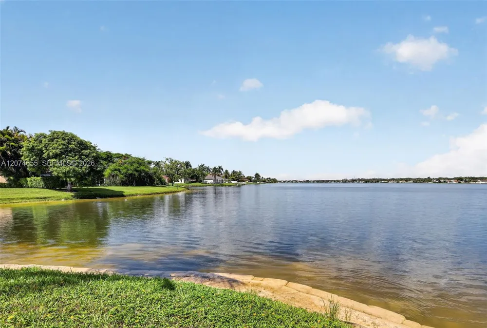 2342 NW 184th Ter Pembroke Pines, FL 33029