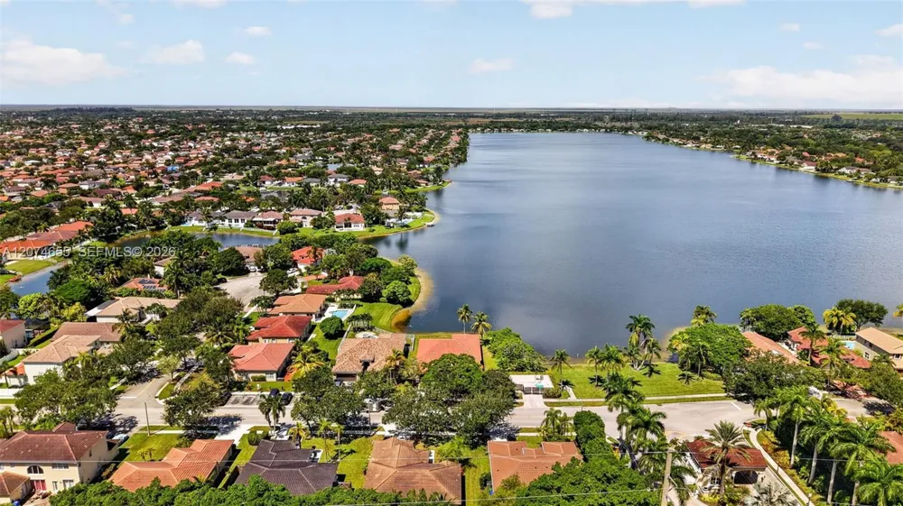 2342 NW 184th Ter Pembroke Pines, FL 33029