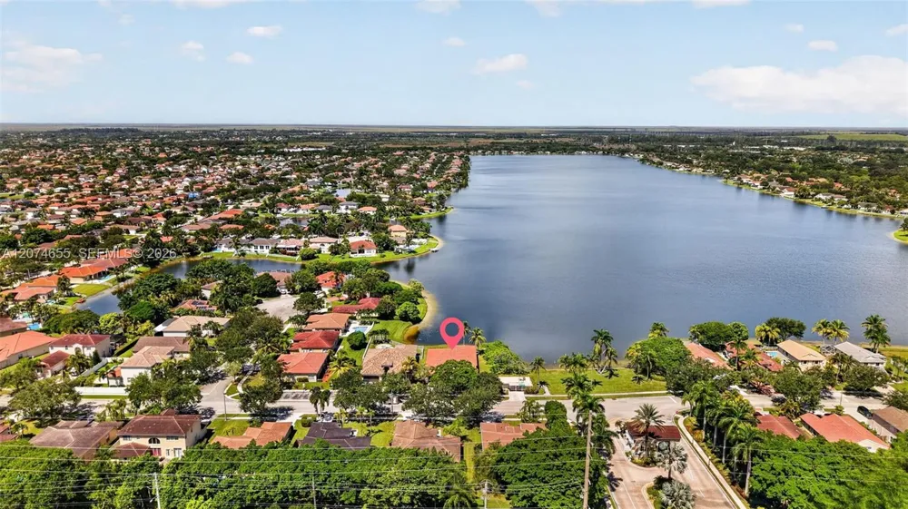 2342 NW 184th Ter Pembroke Pines, FL 33029